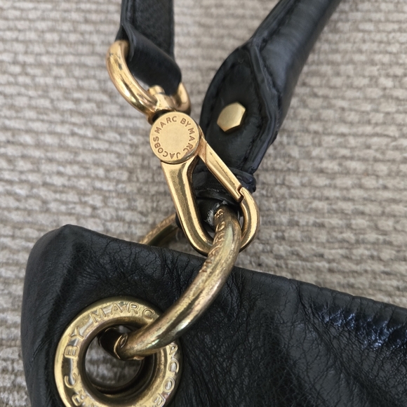 Marc Jacob Leather Satchel black handle or cross body. Gold accent - Picture 14 of 16